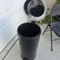 Kitchen Trash Can Very Clean Just Washed It 