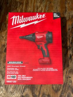 Milwaukee M18 18V Lithium-lon 570 MPH Brushless Cordless Precision Blower with Variable Speed Trigger and Trigger Lock