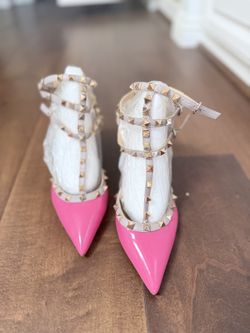 Valentino Garavani Rockstud Caged Pumps – Pink Patent, EU 39