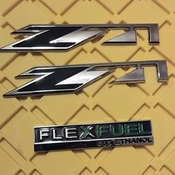 Z71 fender emblems and e85 flex fuel tailgate emblem
