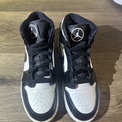 Nike Air Jordan Mid Panda 
