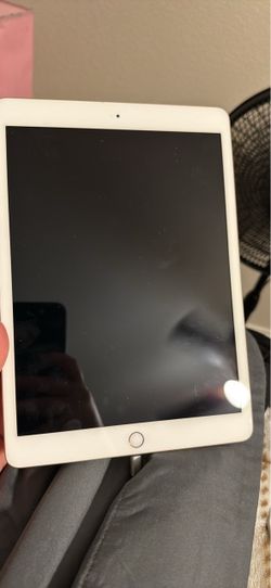 Apple iPad Tablet Silver (7th generation )