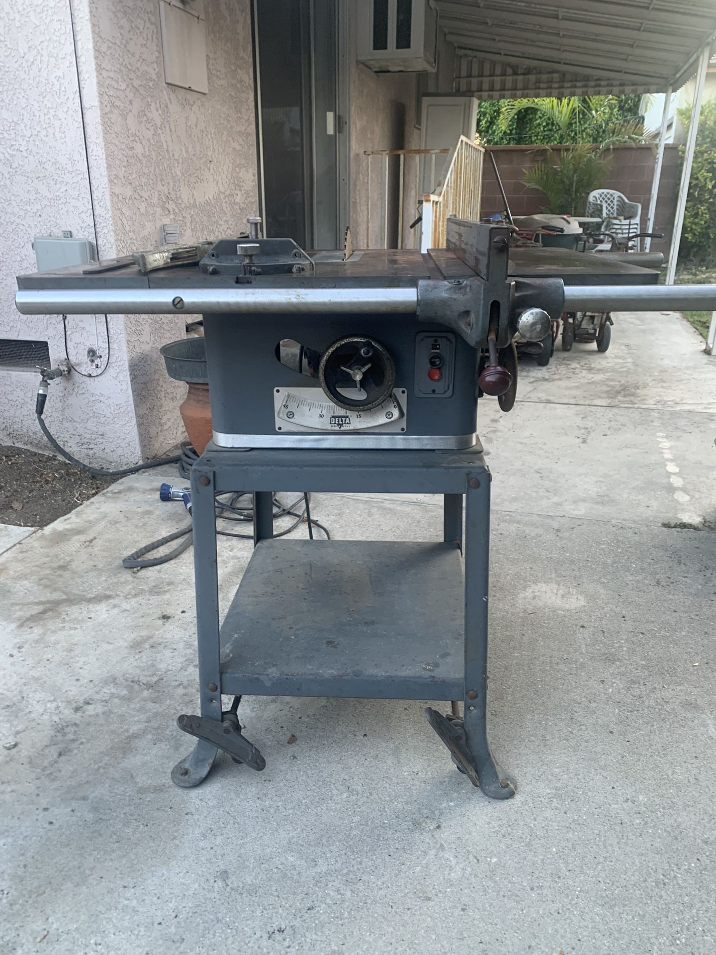 Delta rockwell Table Saw