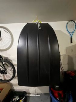 Black Hard Shell Rooftop Cargo Carrier – Like New