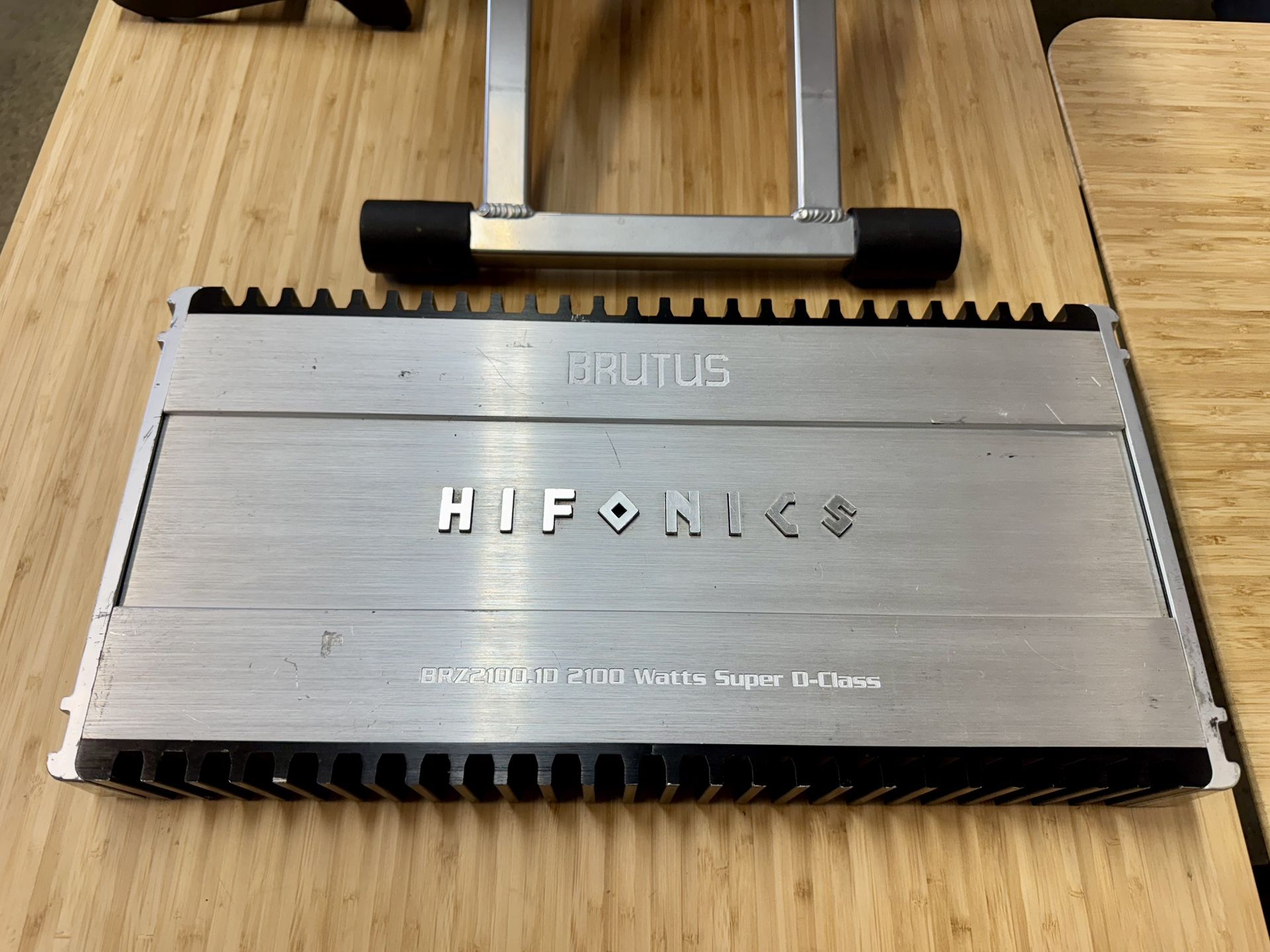 Hifonics Brutus BRZ2100.1D 1 x 700 @ 4 OHMS, 1 x 1400 @ 2 OHMS, 1 x 2100 @ 1 OHM RMS Class D Mono Subwoofer Amplifier