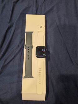 Apple watch series 8