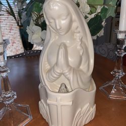 VINTAGE RELIGIOUS PRAYING HANDS MADONNA LIGHTED 12” PLANTER or FLORAL CERAMIC STATUE WHITE