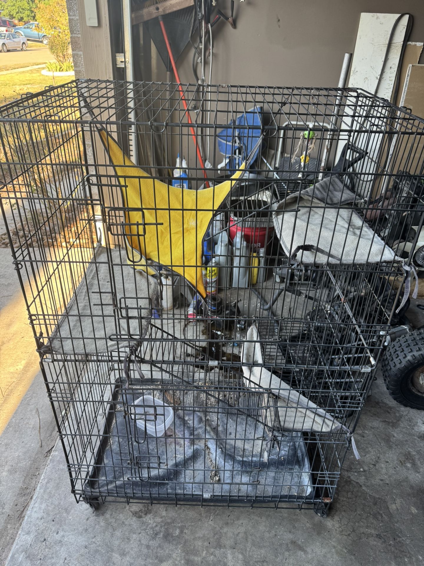 Bird Cage Or Hamster Cage With Wheels 