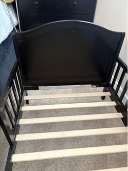 Toddler bed frame
