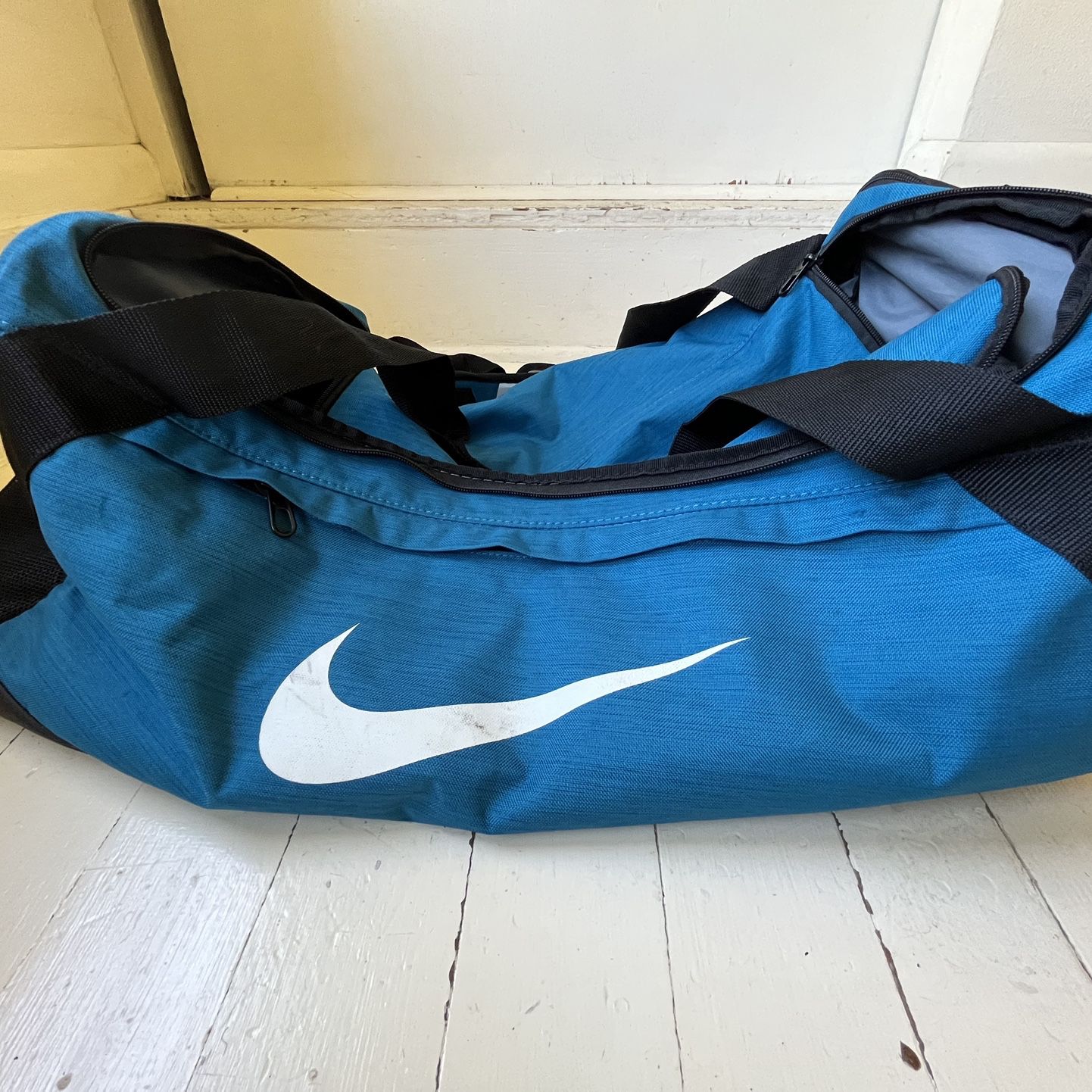 Nike Victory Metallic 3 in 1 Gym Tote Bag for Sale in Vancouver, WA -  OfferUp