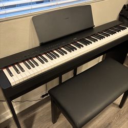 Yamaha P225 Piano