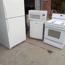 Entire kitchen set appliances whirlpool