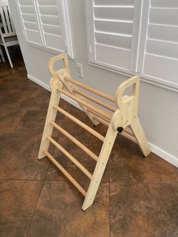 Montessori Style Pikler Triangle Climbing Ladder Toy