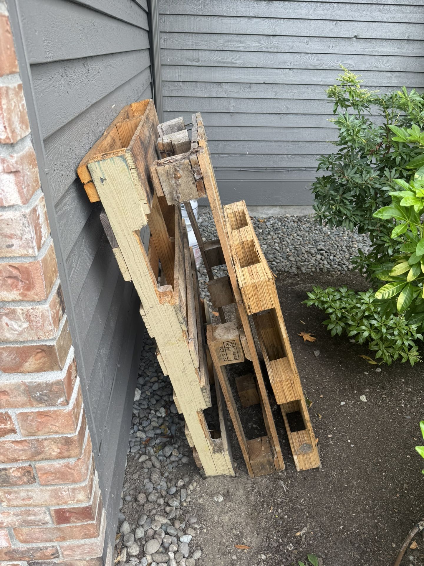 Free Pallets