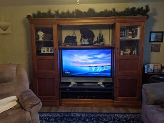 Seldens Entertainment Center