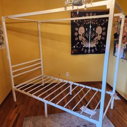 Twin Bed Frame and Canapy 