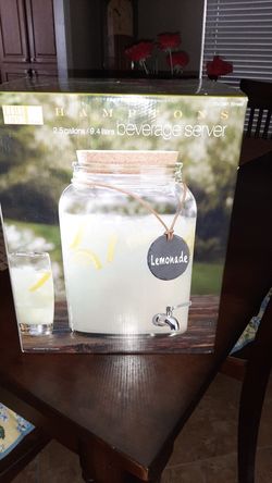 2.5 gallon beverage server. Used twice. Like new