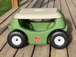 STEP2 Garden Hopper Work Seat and Storage (Good condition)