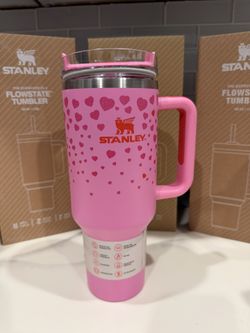 NEW Stanley Quencher H2.0 FlowState Tumbler 40 oz - Powder Pink Heart Gradient