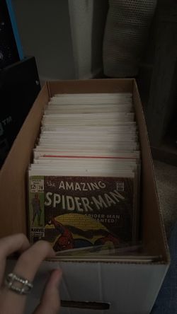 BOX OF COMICS + KEYS