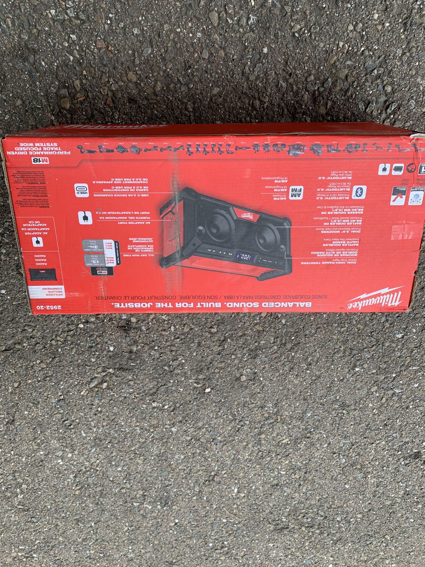 M18 Lithium-Ion Cordless Jobsite Radio