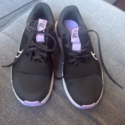 Nike Women Shoes Size 6