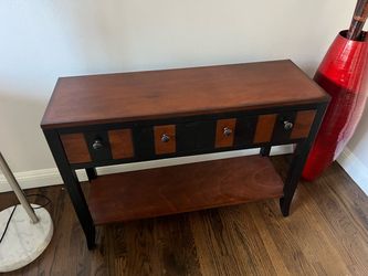 Entry cabinet