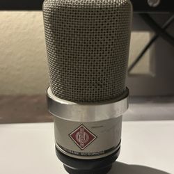 Neumann TLM 102 