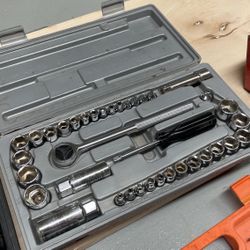 Wrench kit metric and standard 