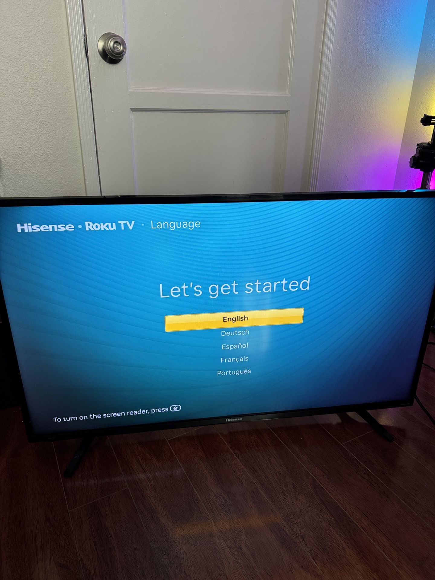 Hisense 42 Inch 4K (60 Hz) Smart Tv (Roku Enabled)