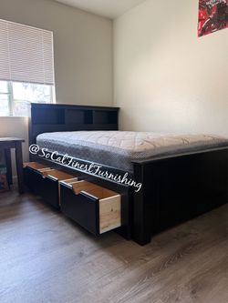 Full bed with mattress and drawers