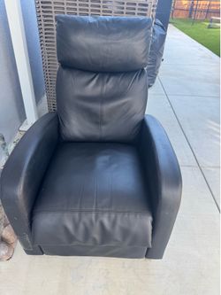 Manual black recliner for small spaces - $25
