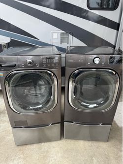 LG Washer & Dryer Set