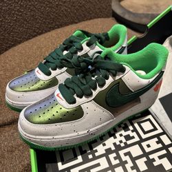 Limited Edition Oregon Ducks Air Force1 Size 9