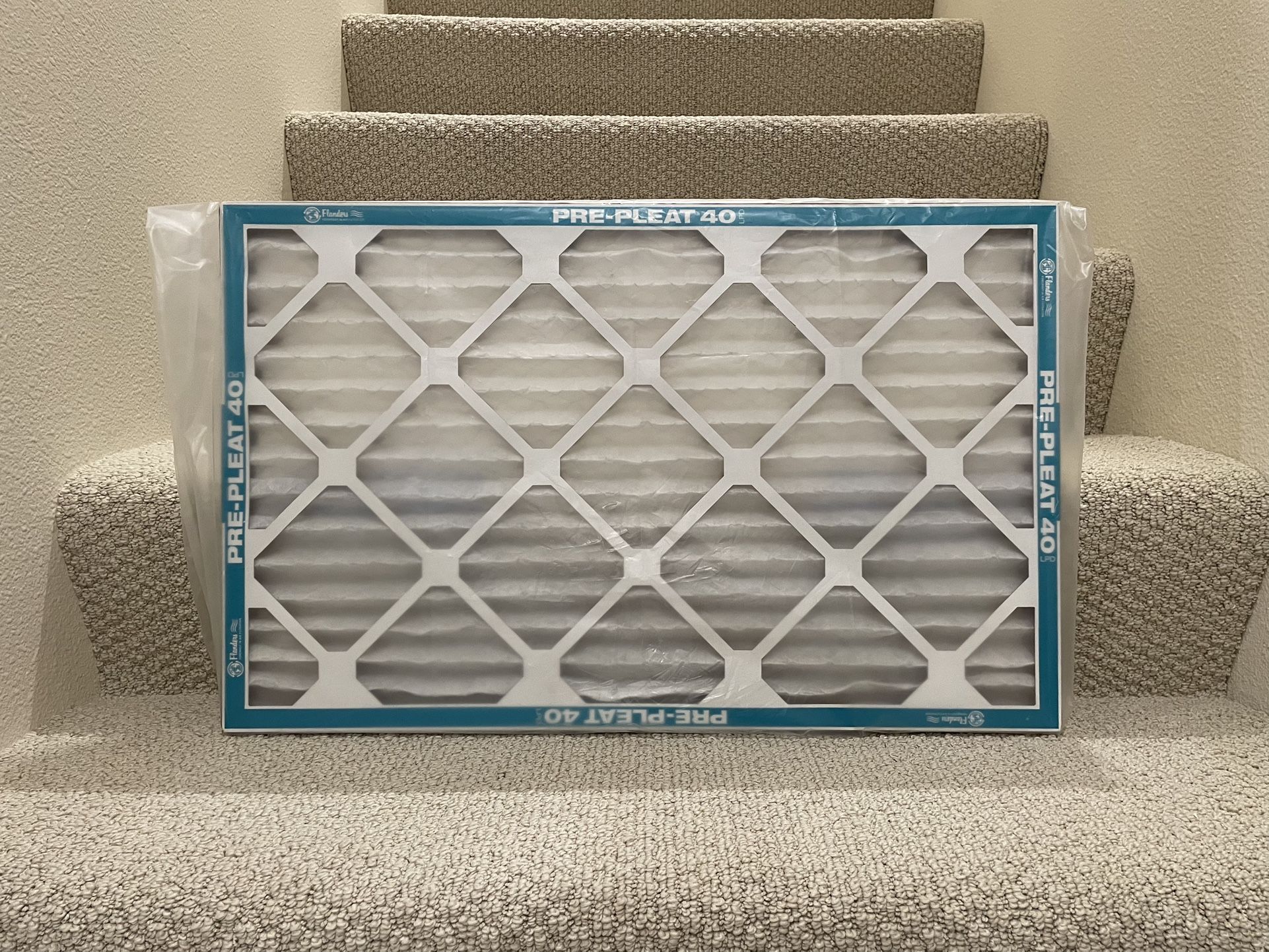 FREE New Furnace Filter Pre-Pleat 40 size 16” x 25” x 1” pick Up In Renton