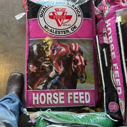 Big V Horse Pellet 12-8