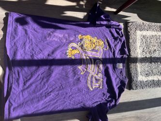 Vintage LSU Tigers Graphic shirt