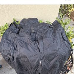 Adult Snow Big. Guessing Men's Fitting Small/medium. There Is A Hole As Pictured. $10