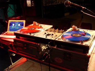 Deejay halloween party