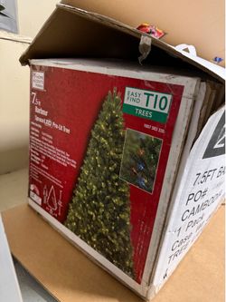 7.5ft Pre-Lit Tree & Ornaments