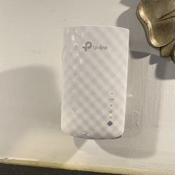 TP-Link RE200 Dual Band 802.11ac 433Mbps Wireless Range Extender 2.4GHz & 5GHz