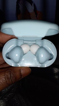 Air vibes with portable charging case and extra ear peices