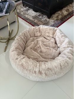 Unhide Floof Donut Pet Bed