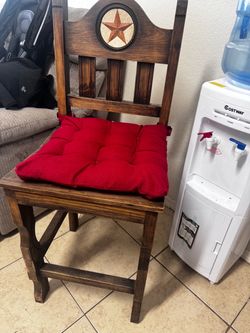 Table with 4 chairs