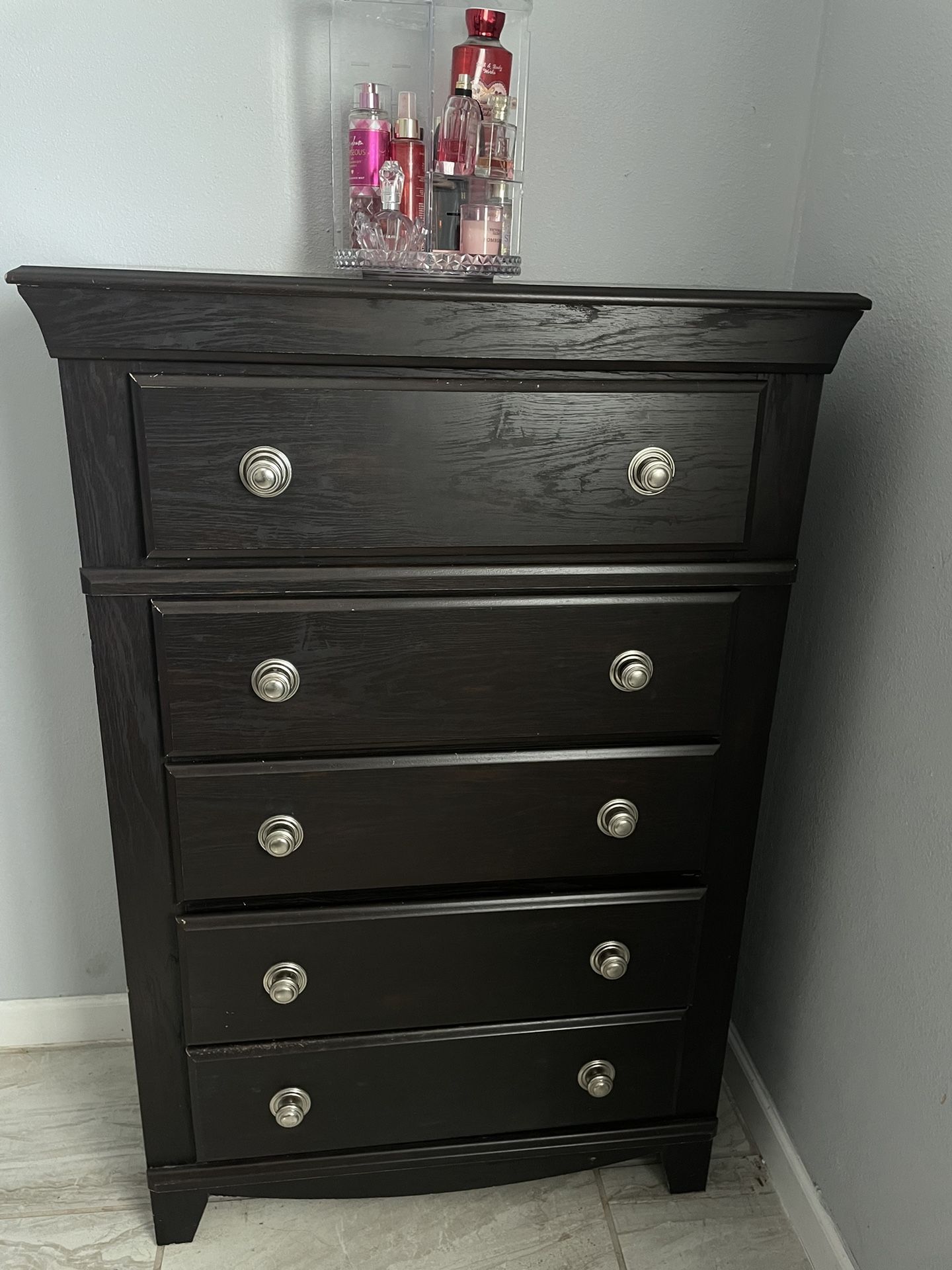 dark brown dresser