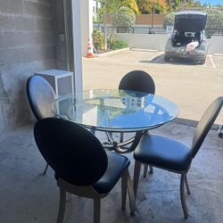 Dining Table With 4 CHAIRS 