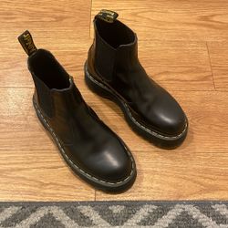Platform Dr Marten Chelsea Boots womens