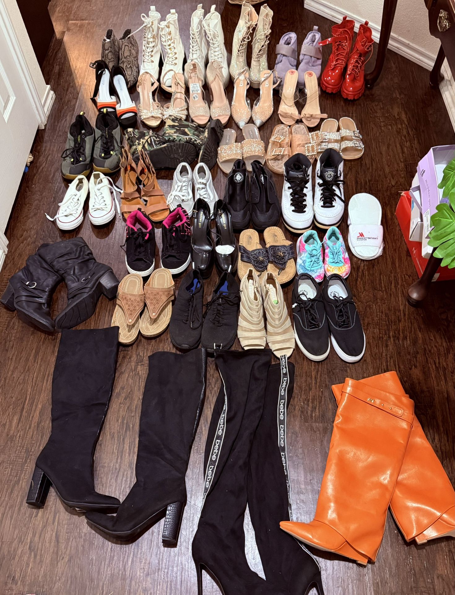 Se Vende Lote De Calzado 👠 Mixtiado Mujer La Mayoría Algunos De Hombre Y Niña Van 34 Pares Todos Usados En Buenas Condiciones Algunos Necesitan Limpi