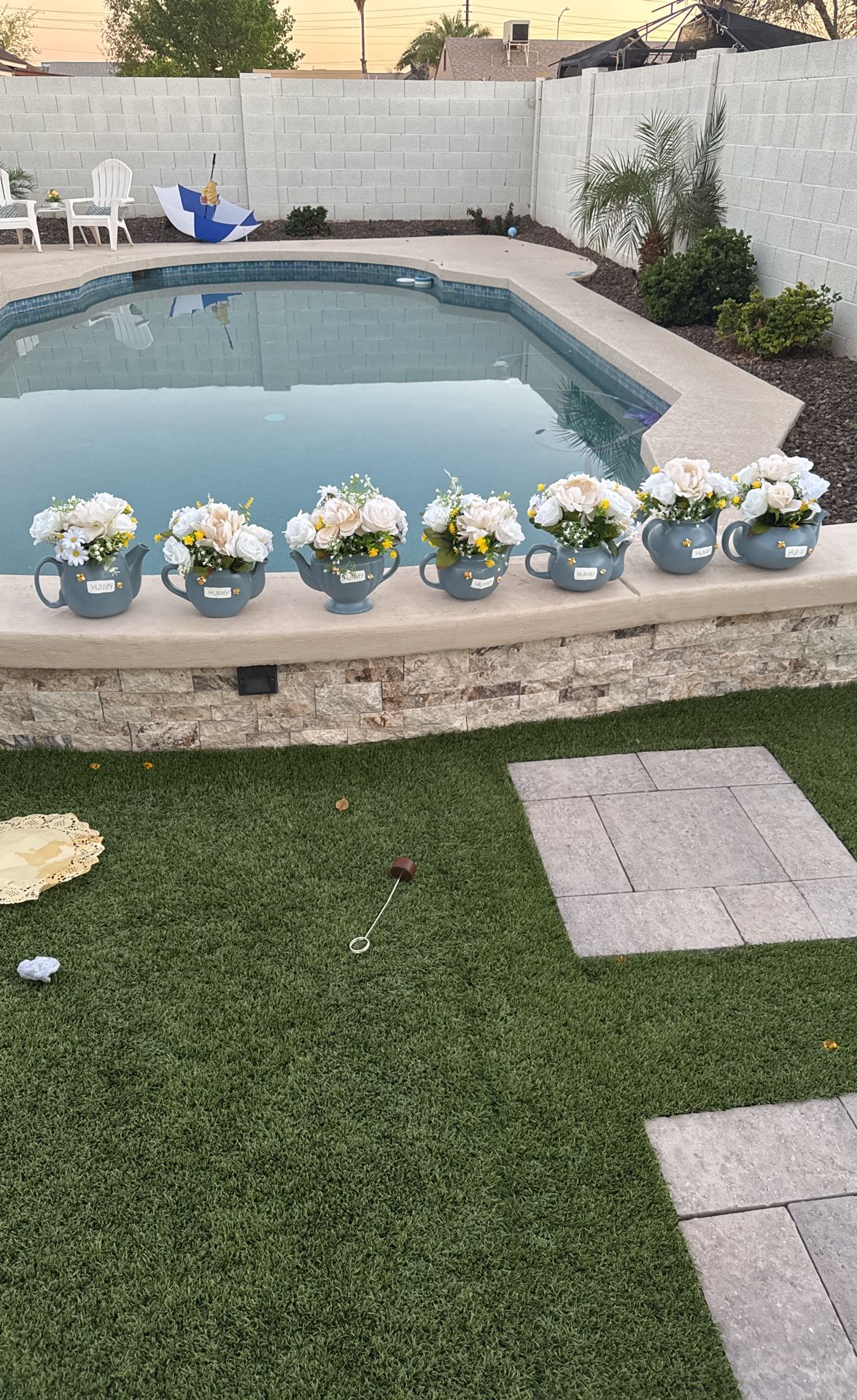 7 Tea Pot Gunnery Centerpieces