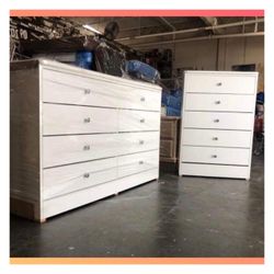 5 and 8 drawers dresser / Five and eight drawers dresser / Cajoneras